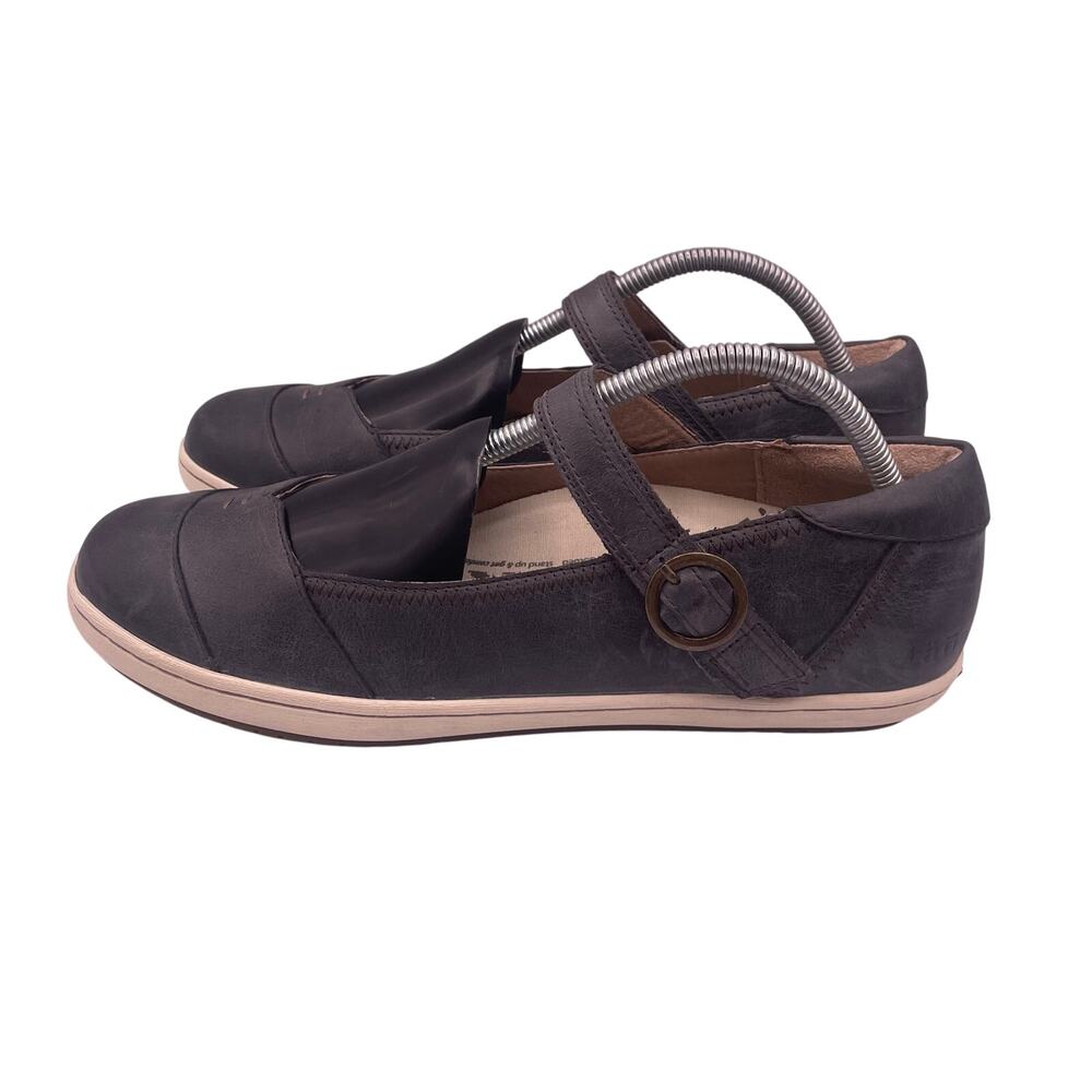 Taos Footwear Black Sneakers with Cross-Strap Design